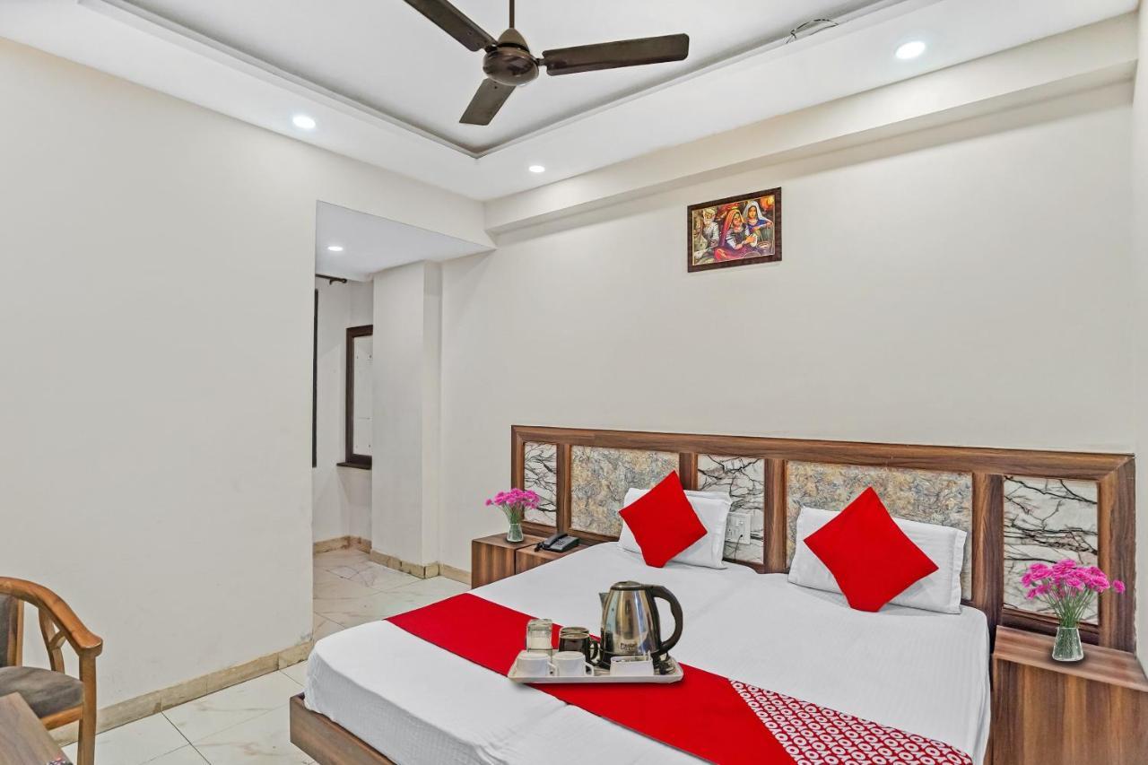 Oyo 88326 Hotel Cloud 9 Neu-Delhi Exterior foto