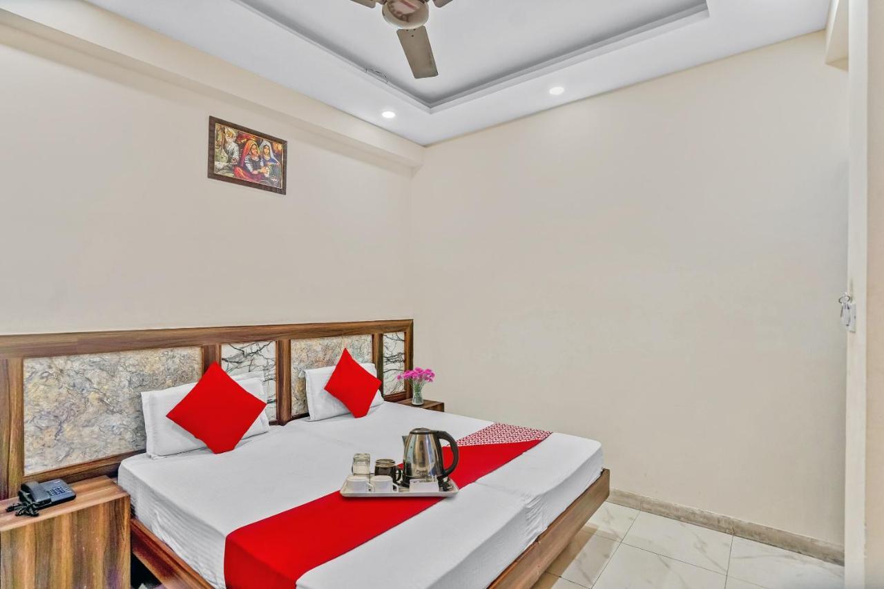 Oyo 88326 Hotel Cloud 9 Neu-Delhi Exterior foto