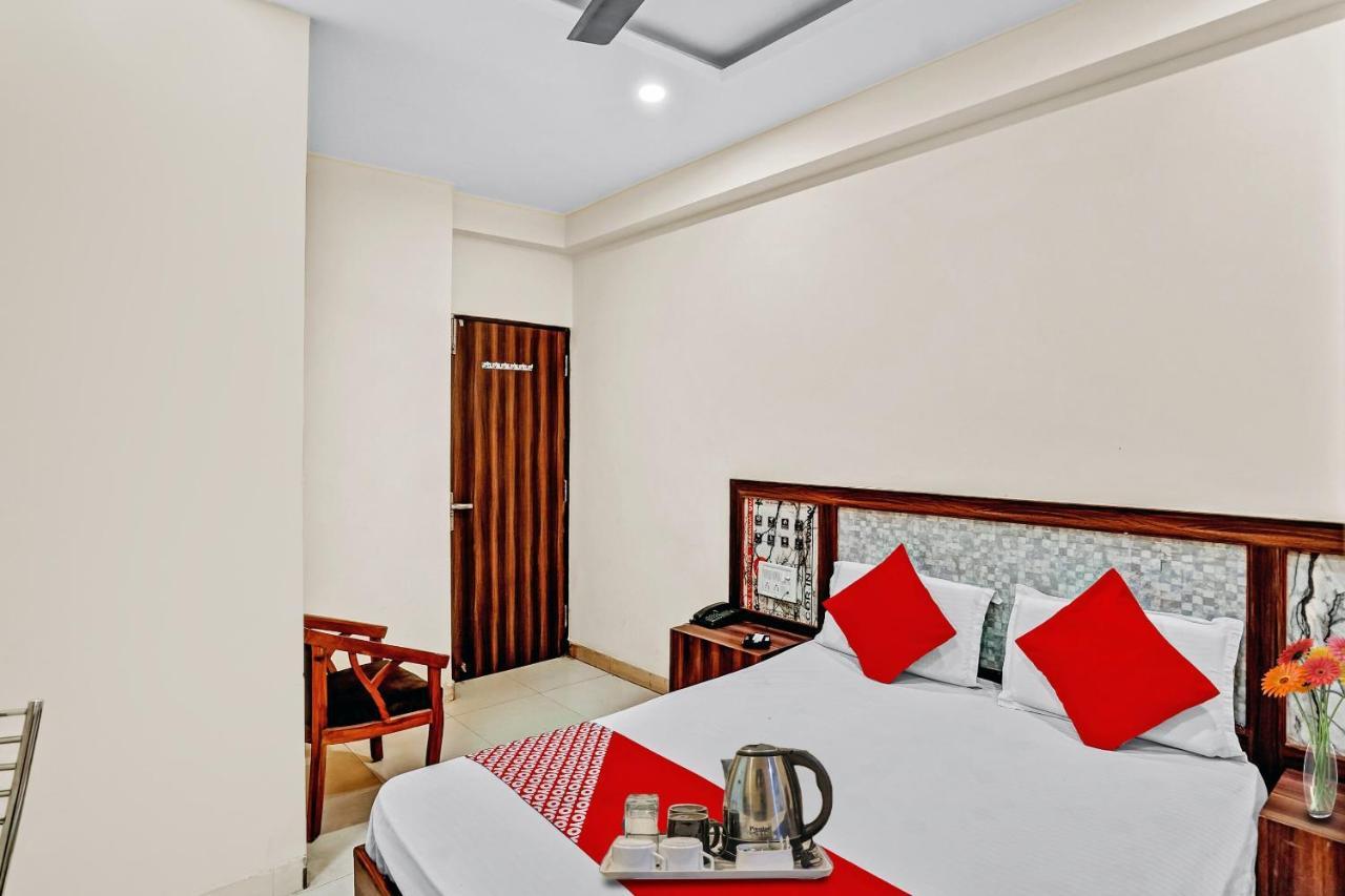 Oyo 88326 Hotel Cloud 9 Neu-Delhi Exterior foto