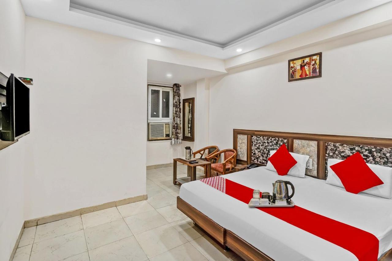 Oyo 88326 Hotel Cloud 9 Neu-Delhi Exterior foto