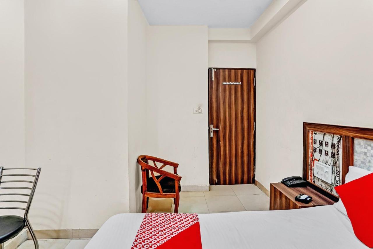 Oyo 88326 Hotel Cloud 9 Neu-Delhi Exterior foto